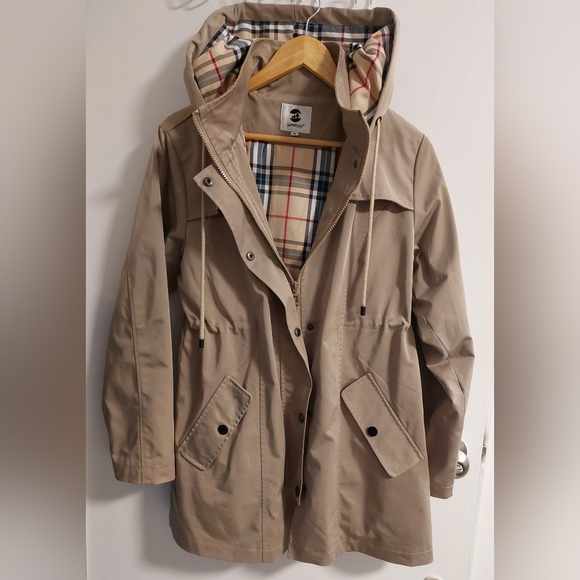 Waterproof Women's Beige Hooded Jacket - Raincoat Outdoor Windbreaker - Picture 3 of 13